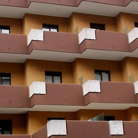 Otel Atahotel De Angeli 4*