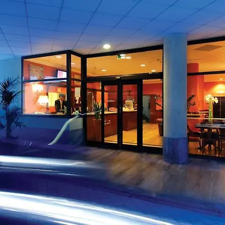 Atahotel De Angeli Otel
